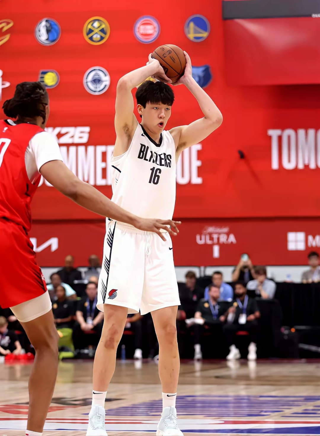 转会期体能课后，北京首钢篮板制胜备战国王杯，底气十足，身体对抗强度拉满